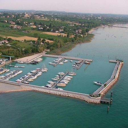 Hotel La Maison Du Port Lazise Exterior foto