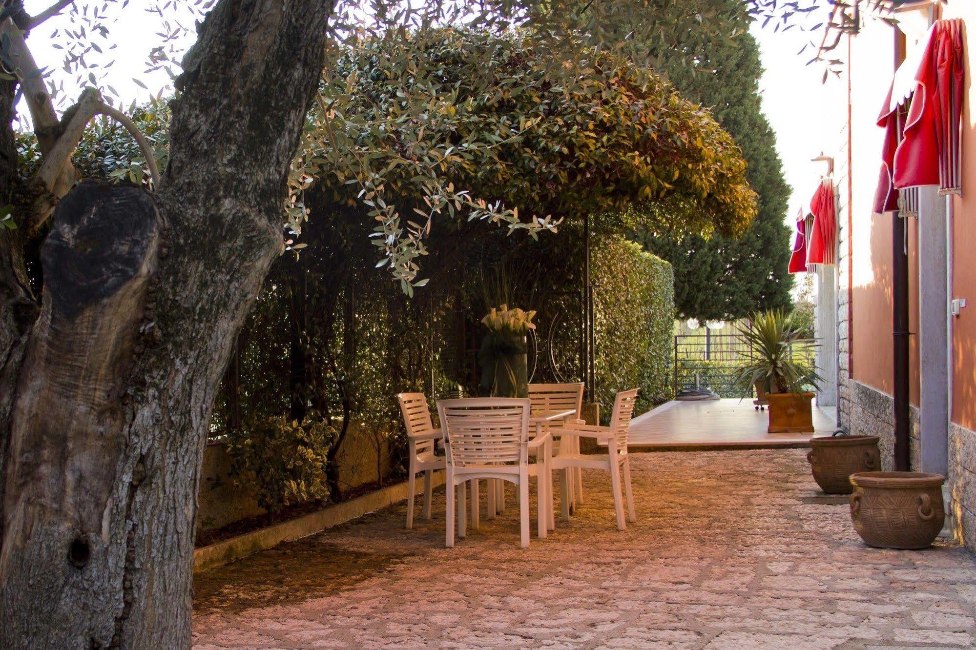 Hotel La Maison Du Port Lazise Exterior foto